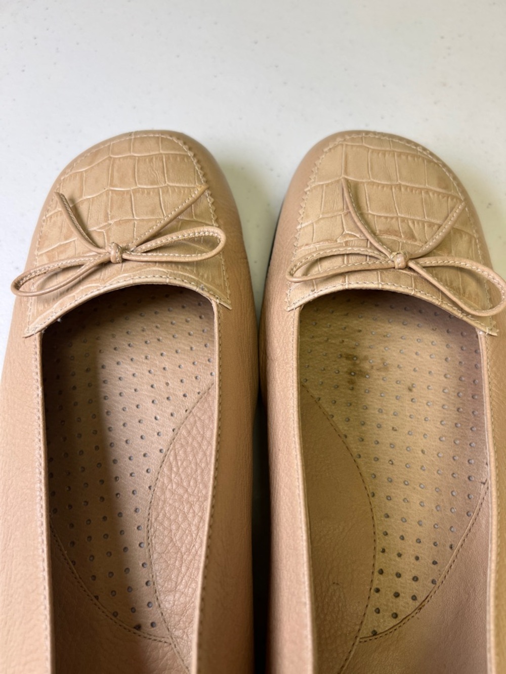 AEROSOLES Women's Tan Croc-Detail Leather Upper Loafers with Bow Size 9B - Picture 4 of 17